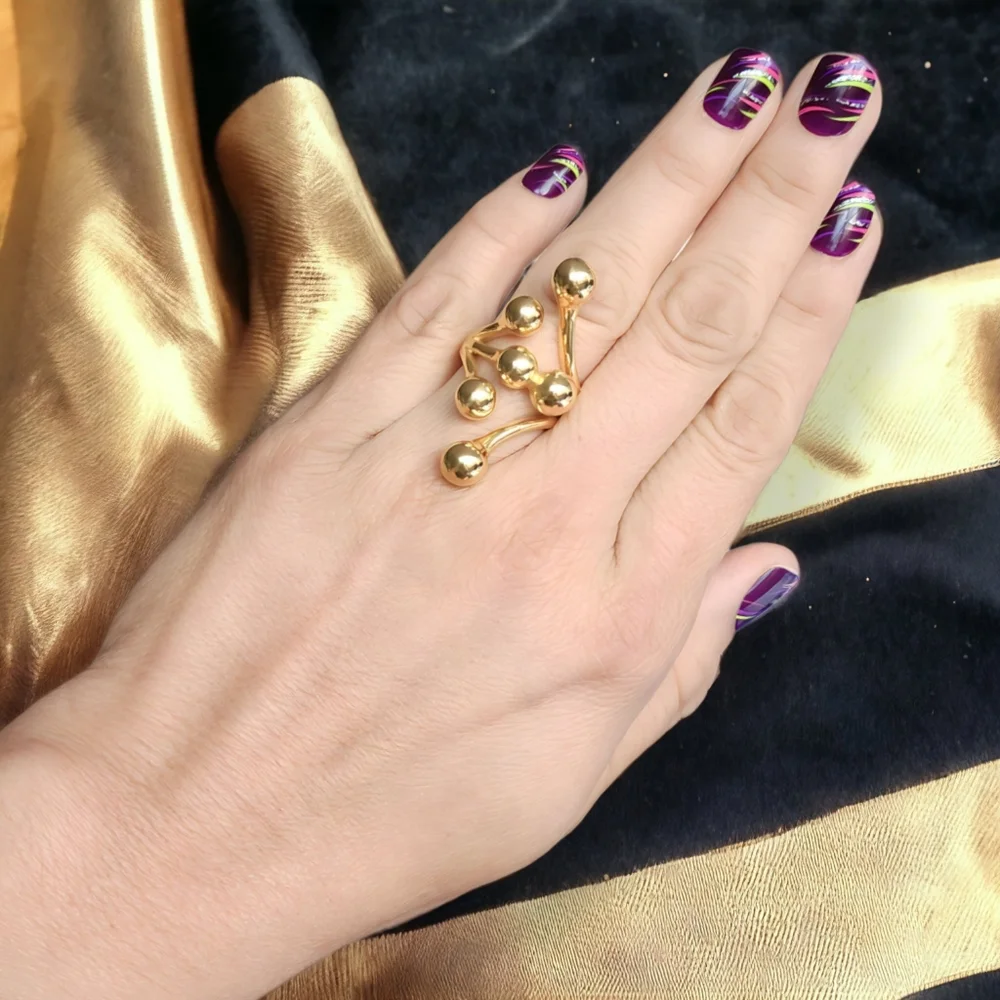 ๐๏ธ 18K Gold Plated Stainless Steel Exclusive Design Ring - Picture 2 of 7